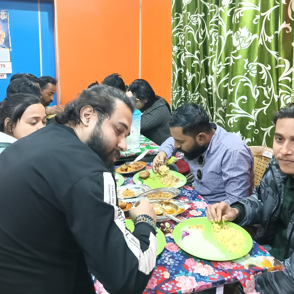 Bengali restaurant in Manali mall road
